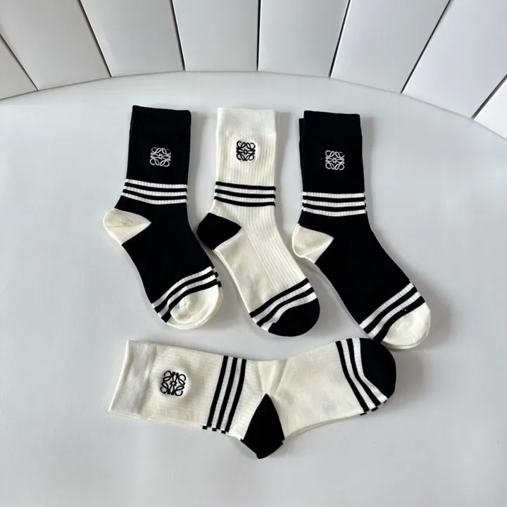 スーパーコピー ロエベ 靴下