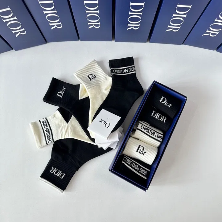 スーパーコピー ディオール 靴下