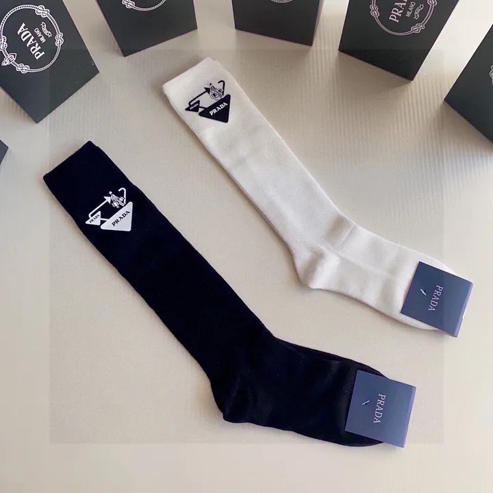 スーパーコピー プラダ 靴下