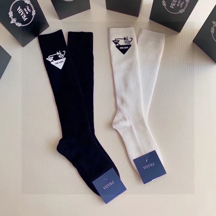 スーパーコピー プラダ 靴下