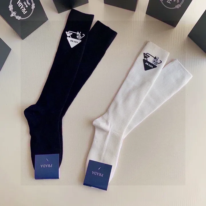 スーパーコピー プラダ 靴下