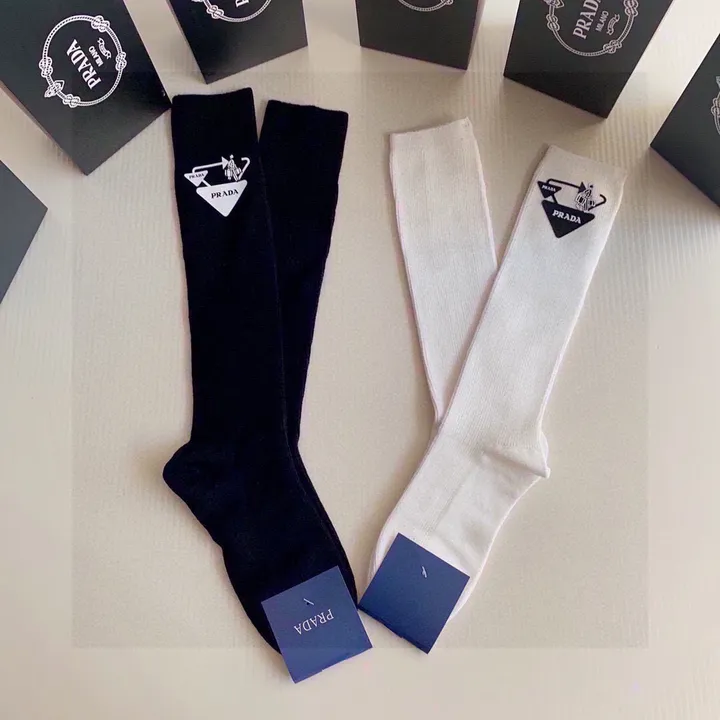 スーパーコピー プラダ 靴下