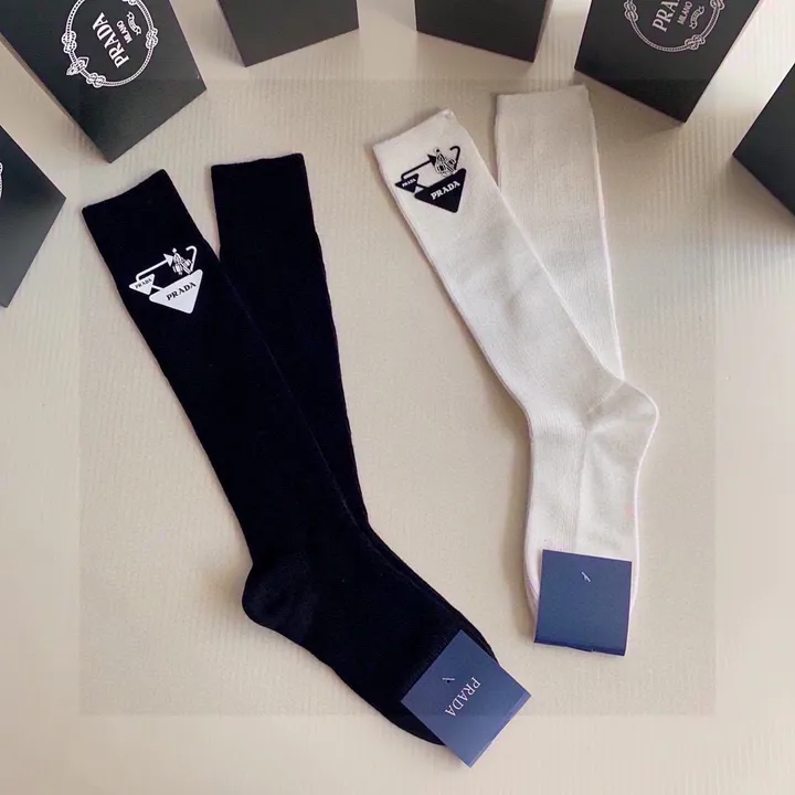 スーパーコピー プラダ 靴下