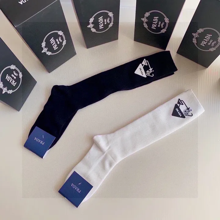 スーパーコピー プラダ 靴下
