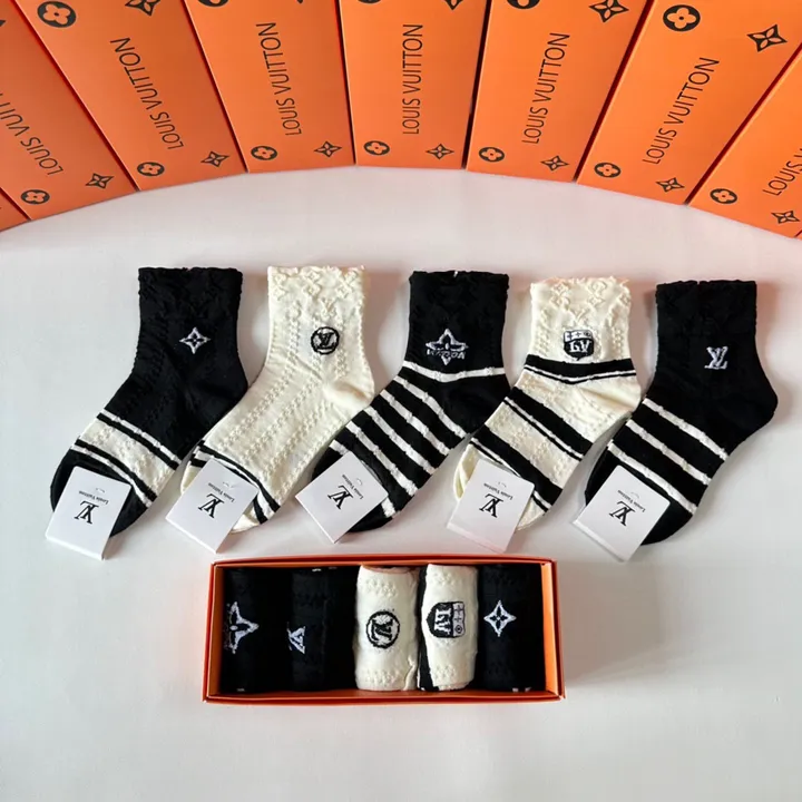 スーパーコピー ルイヴィトン 靴下