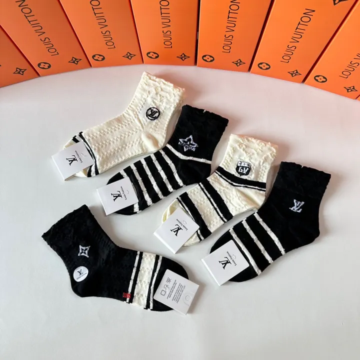 スーパーコピー ルイヴィトン 靴下