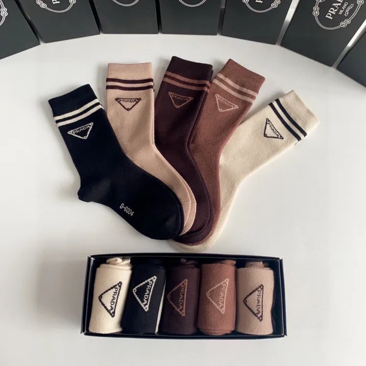 スーパーコピー プラダ 靴下