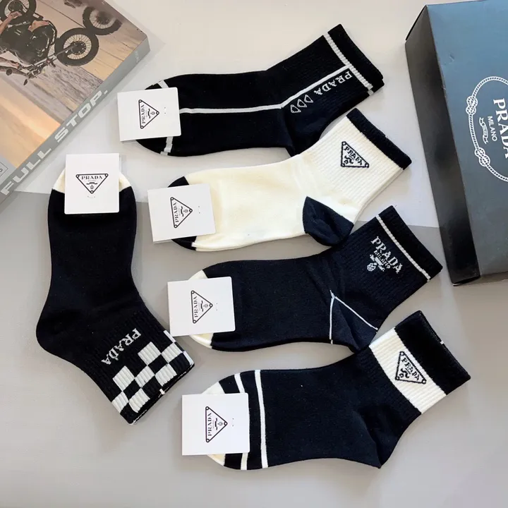 スーパーコピー プラダ 靴下