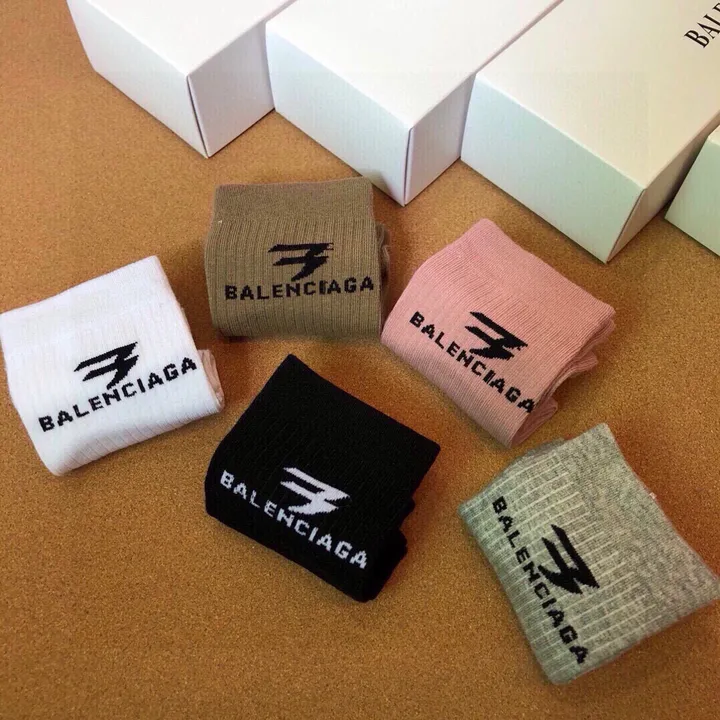 スーパーコピー バレンシアガ 靴下