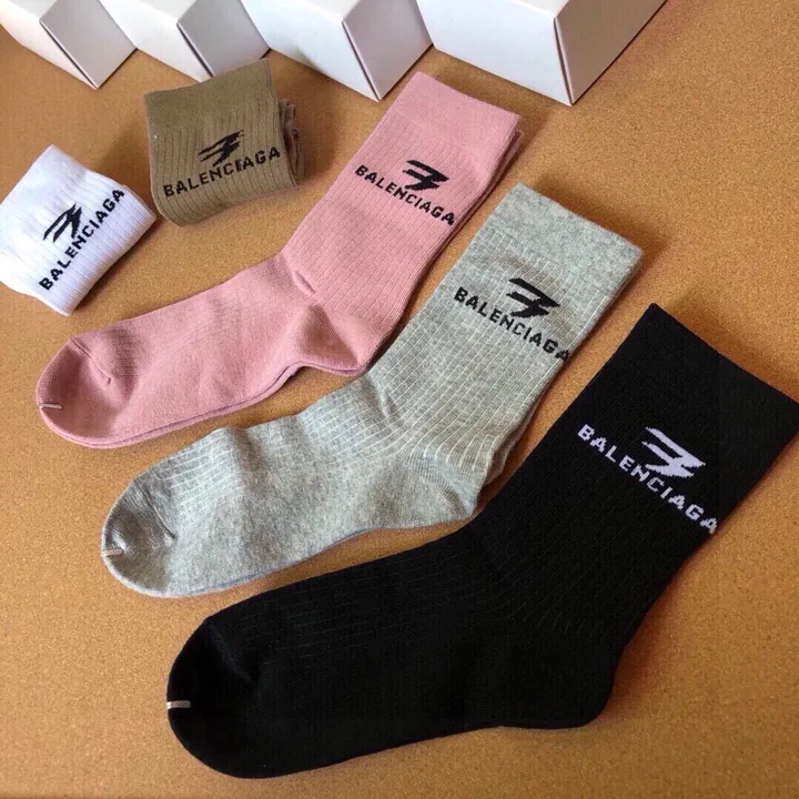 スーパーコピー バレンシアガ 靴下