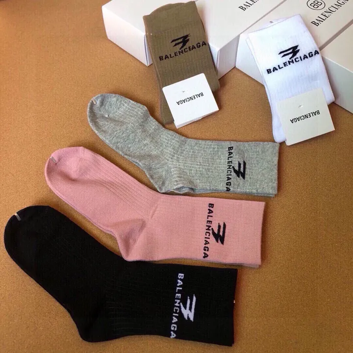 スーパーコピー バレンシアガ 靴下