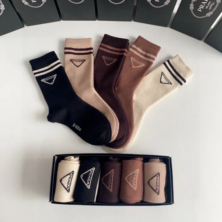 スーパーコピー プラダ 靴下