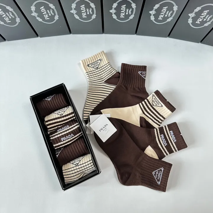 スーパーコピー プラダ 靴下