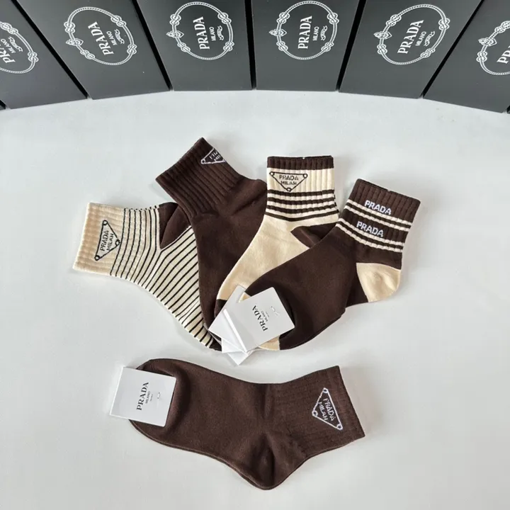 スーパーコピー プラダ 靴下
