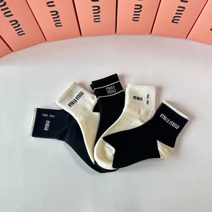 スーパーコピー ミュウミュウ 靴下