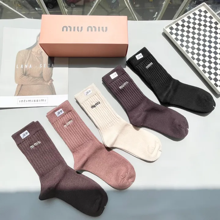 スーパーコピー ミュウミュウ 靴下