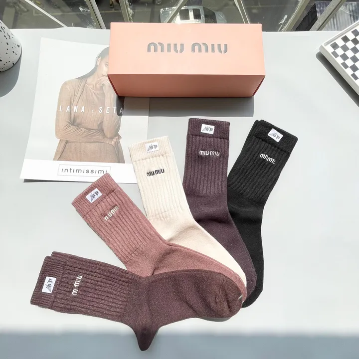 スーパーコピー ミュウミュウ 靴下