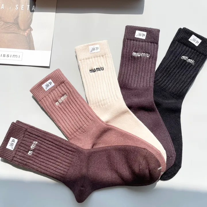 スーパーコピー ミュウミュウ 靴下