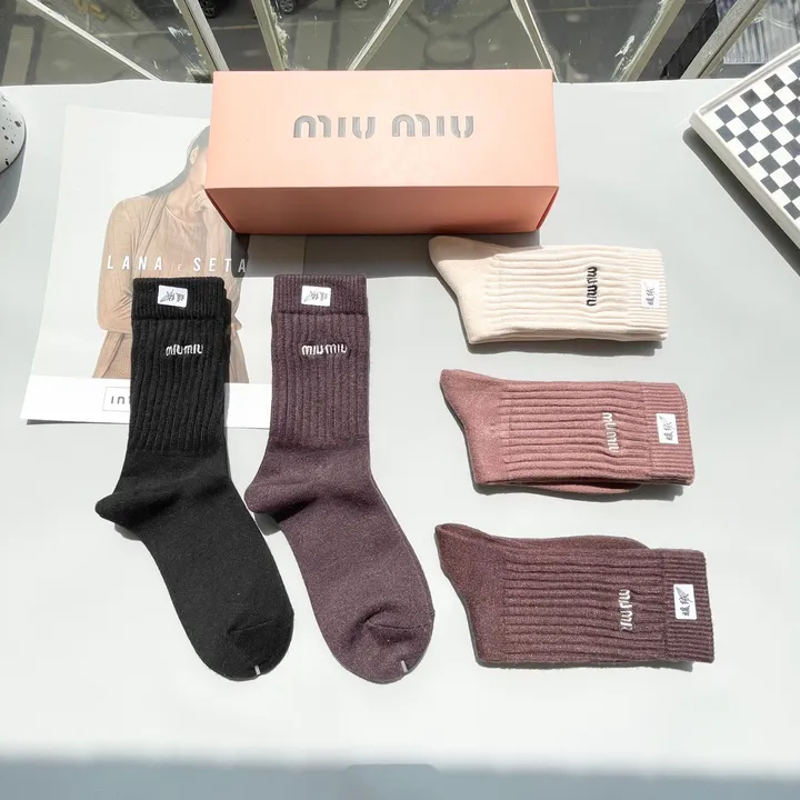 スーパーコピー ミュウミュウ 靴下