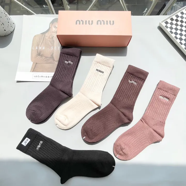 スーパーコピー ミュウミュウ 靴下