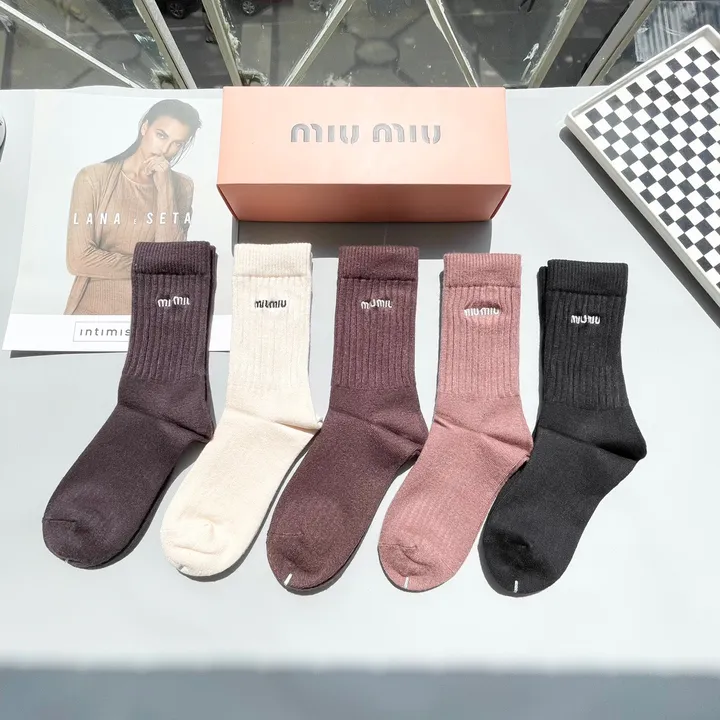 スーパーコピー ミュウミュウ 靴下