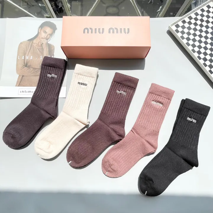 スーパーコピー ミュウミュウ 靴下