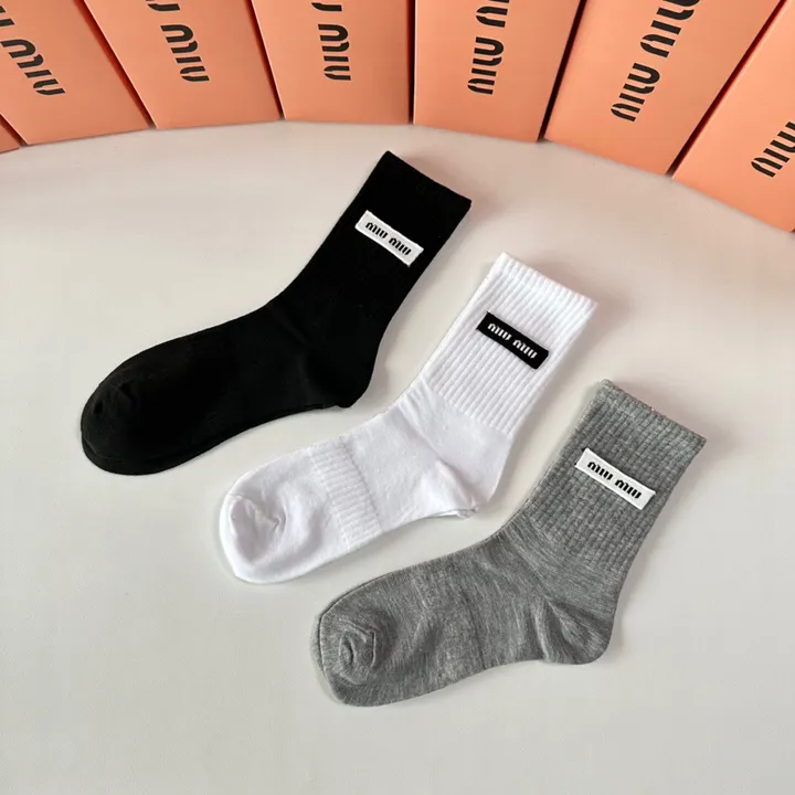 スーパーコピー ミュウミュウ 靴下