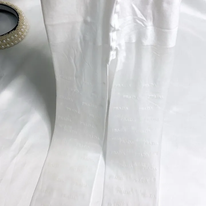 スーパーコピー プラダ 靴下