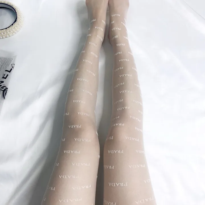 スーパーコピー プラダ 靴下