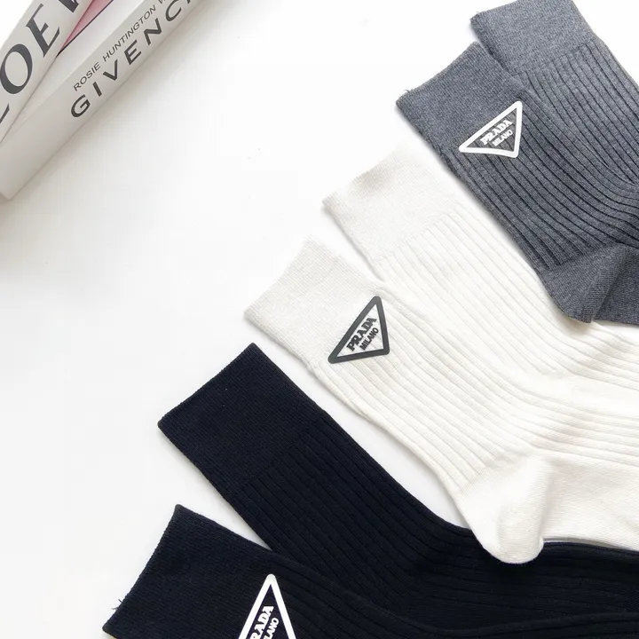 スーパーコピー プラダ 靴下