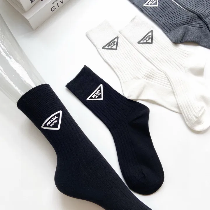 スーパーコピー プラダ 靴下