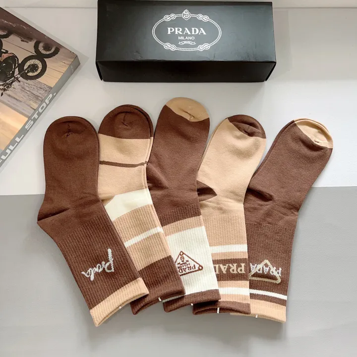 スーパーコピー プラダ 靴下