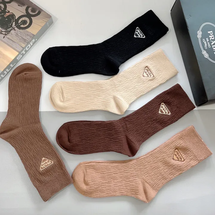 スーパーコピー プラダ 靴下