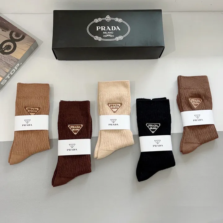 スーパーコピー プラダ 靴下