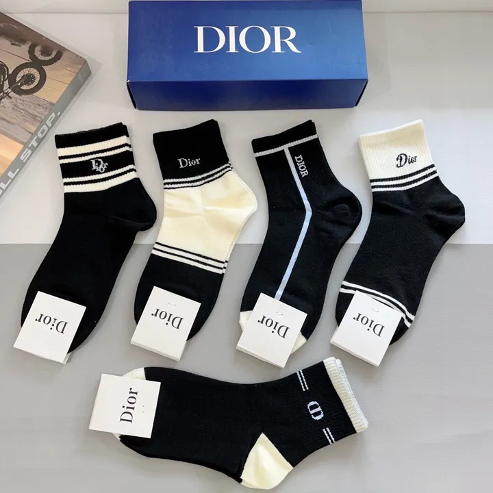 スーパーコピー ディオール 靴下