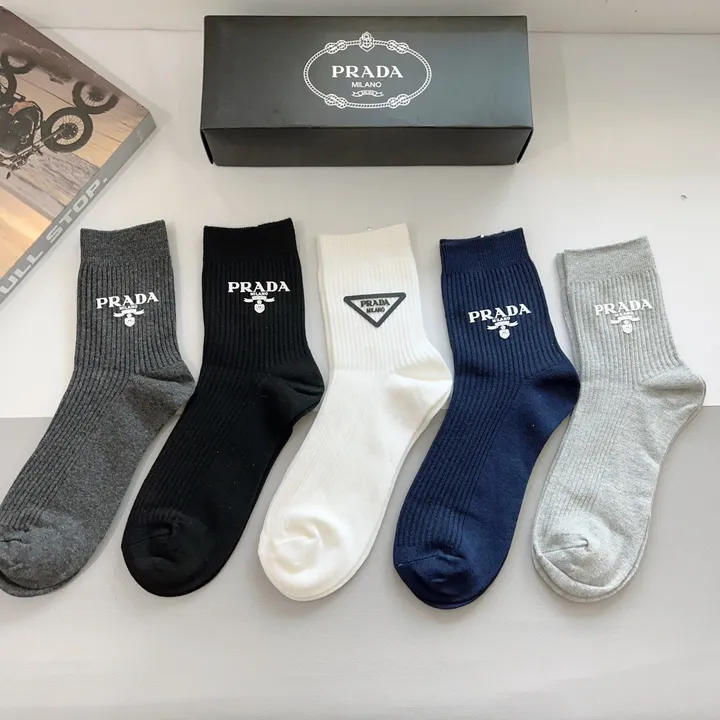 スーパーコピー プラダ 靴下