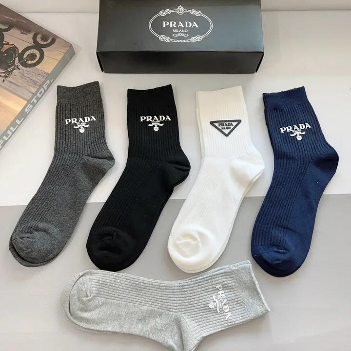 スーパーコピー プラダ 靴下