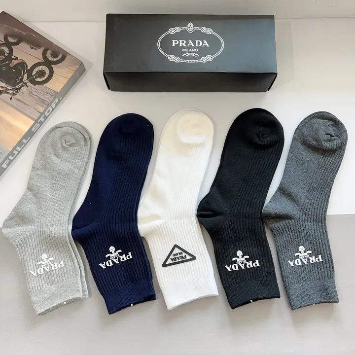 スーパーコピー プラダ 靴下