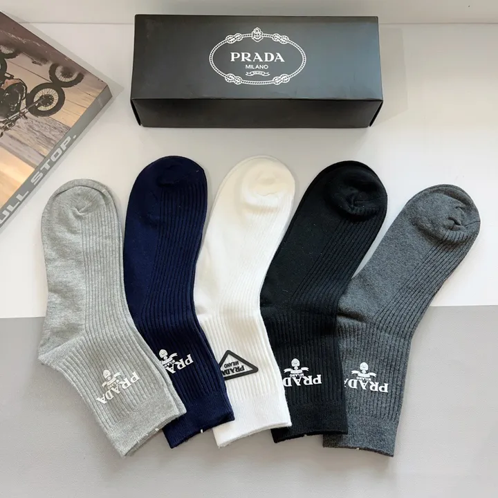 スーパーコピー プラダ 靴下