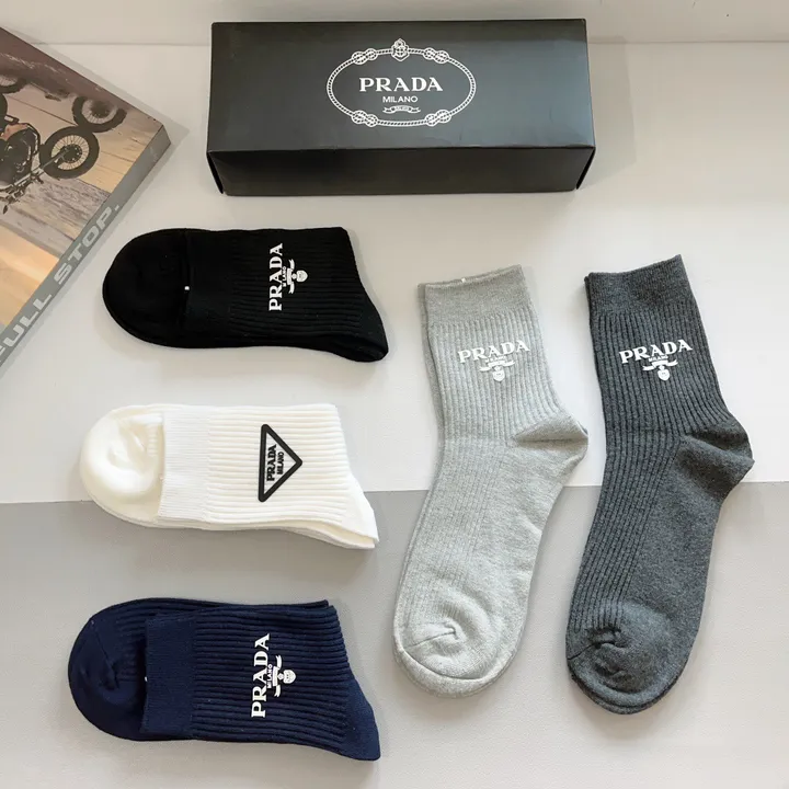 スーパーコピー プラダ 靴下