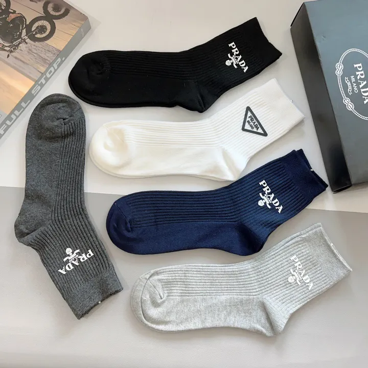 スーパーコピー プラダ 靴下