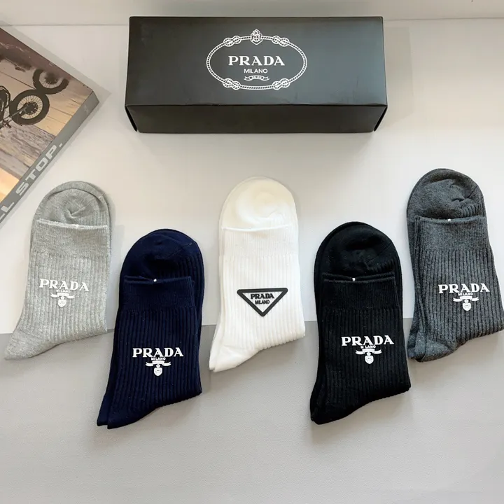 スーパーコピー プラダ 靴下