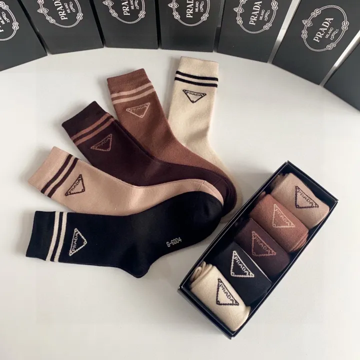 スーパーコピー プラダ 靴下
