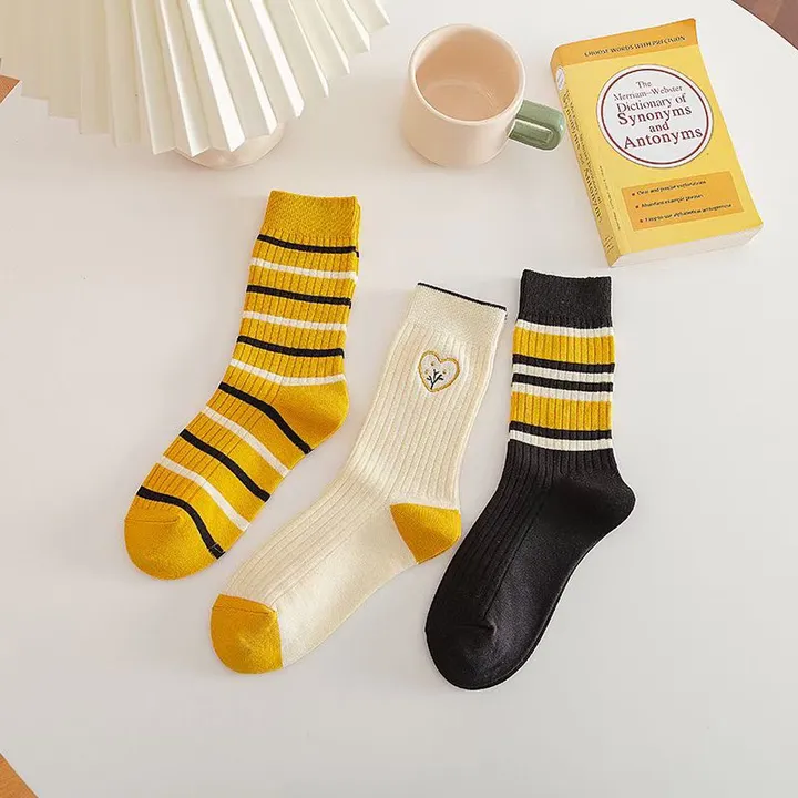 スーパーコピー ヴェルサーチ 靴下