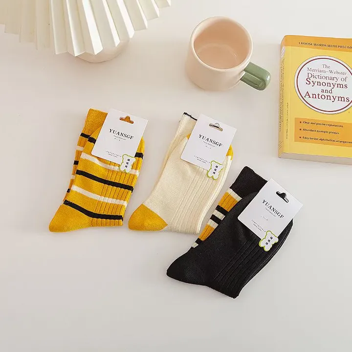 スーパーコピー ヴェルサーチ 靴下