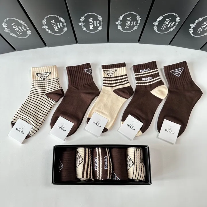 スーパーコピー プラダ 靴下