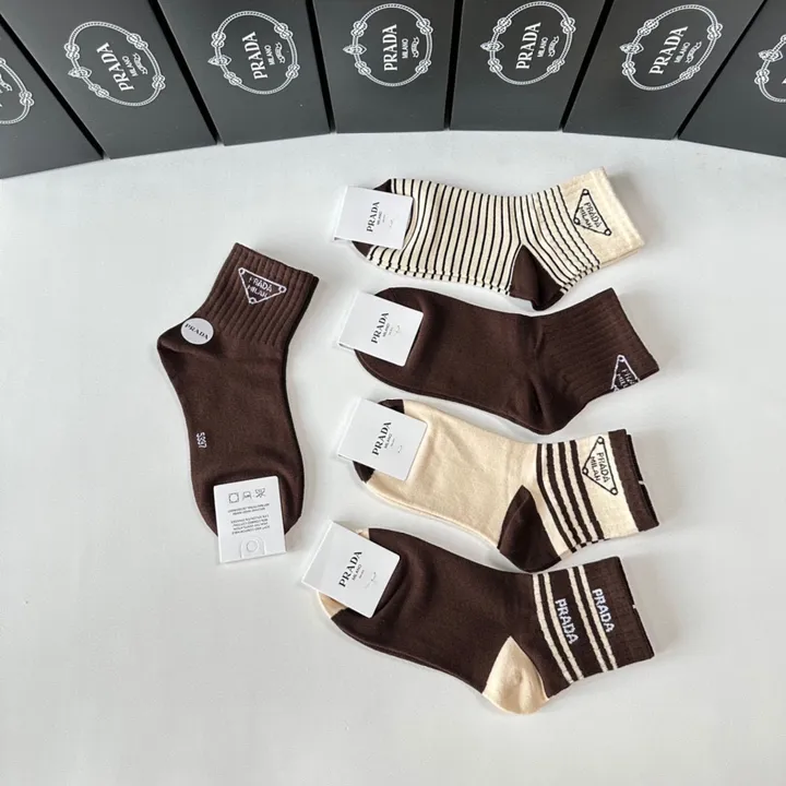 スーパーコピー プラダ 靴下