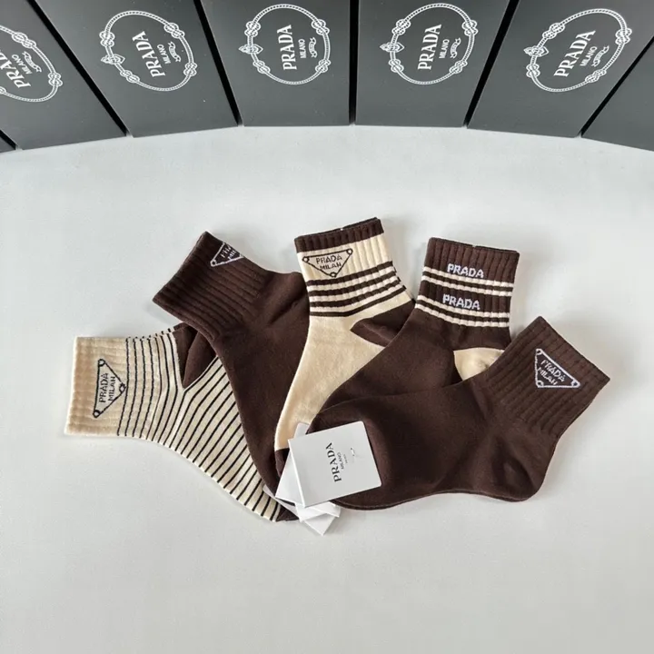スーパーコピー プラダ 靴下