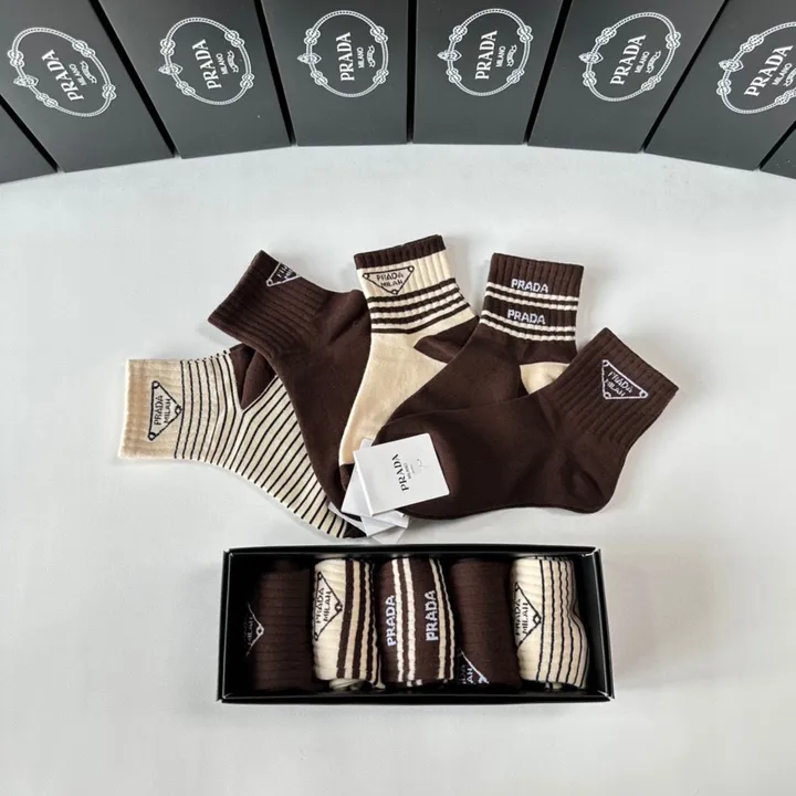 スーパーコピー プラダ 靴下