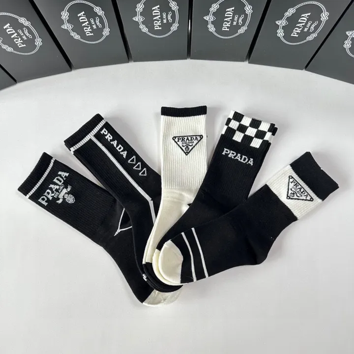 スーパーコピー プラダ 靴下